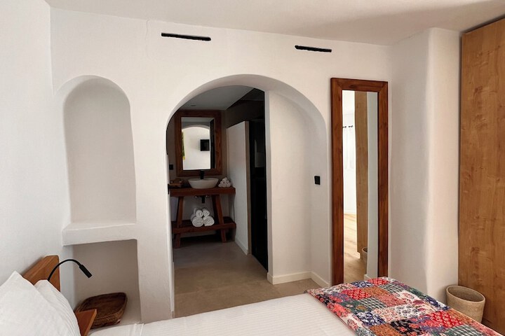 Room 10 of 86