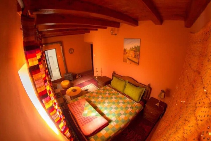 Room 9 of 40
