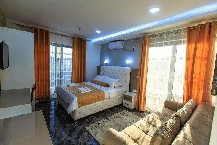 Room 8 of 63