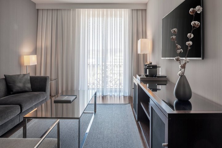 Room 25 of 51