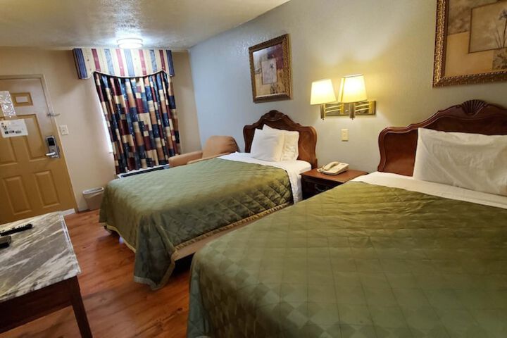 Double Room with 2 Double Beds (4 of 12)