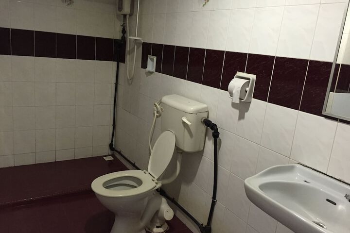 Room 15 of 25