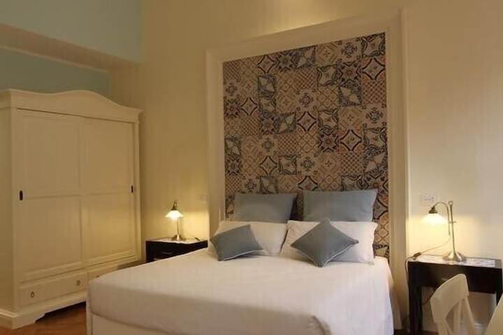 Room 25 of 66