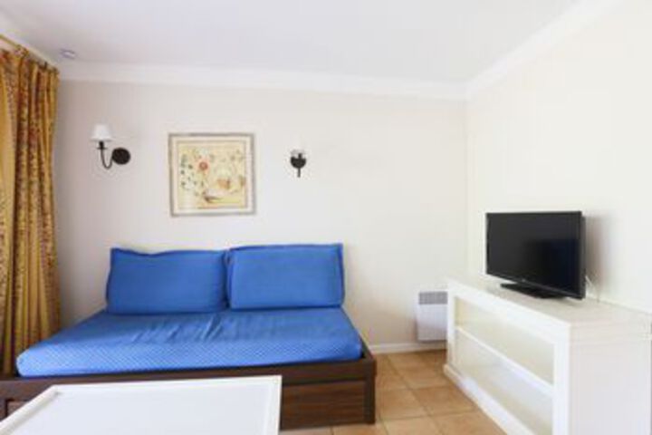 Room 153 of 228