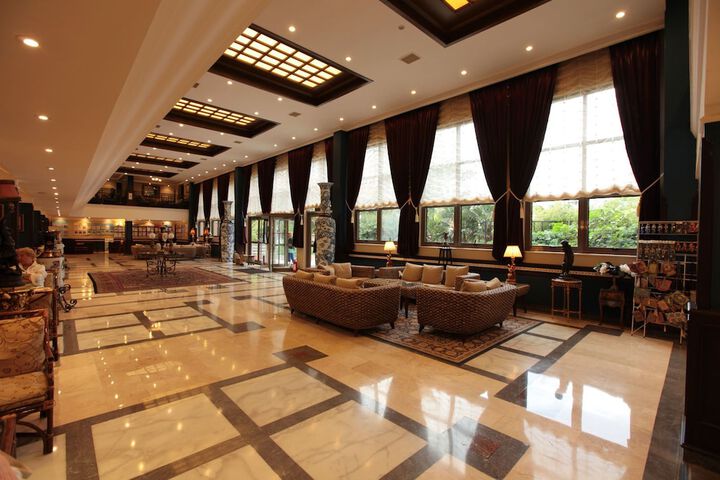 Hotel Lobby