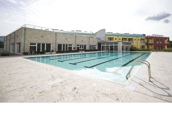 Pool 18 of 24