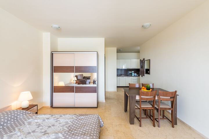 Room 127 of 209