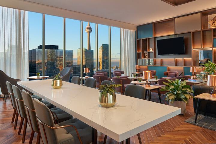 Lounge 103 of 120