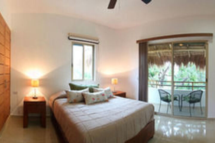Room 4 of 17