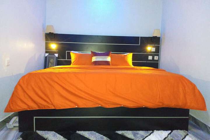 Room 21 of 35