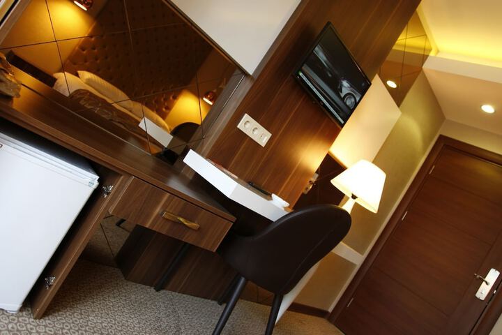 Room 13 of 48