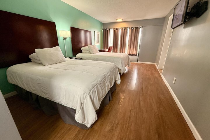 Room 35 of 79
