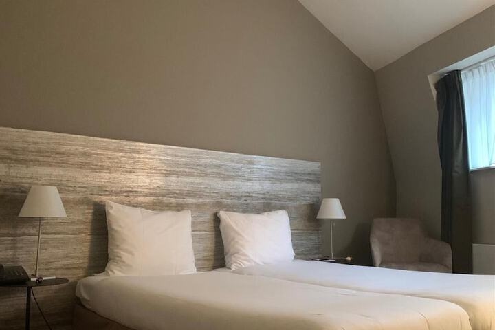Room 12 of 35