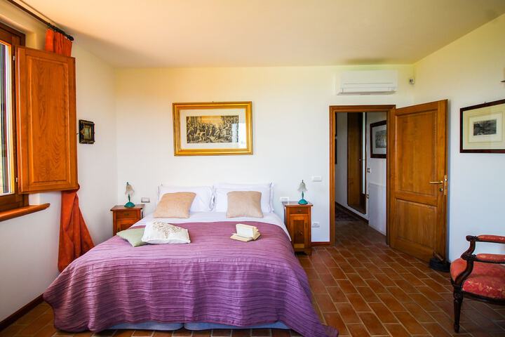 Room 45 of 175