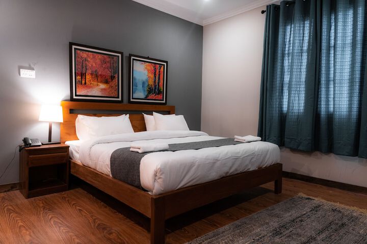 Room 12 of 38