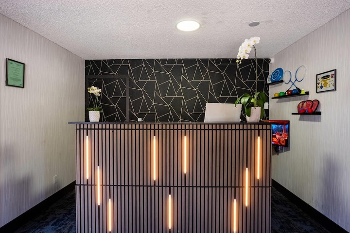Entrance & Lobby