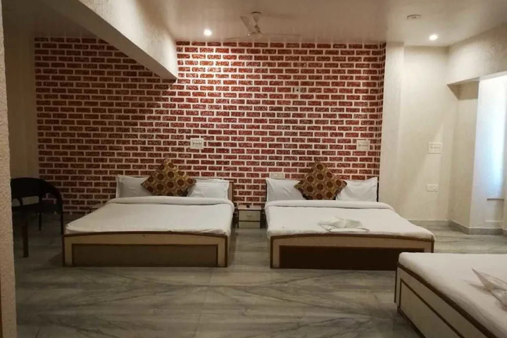 Room 5 of 22