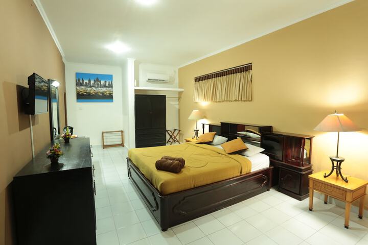 Room 4 of 42