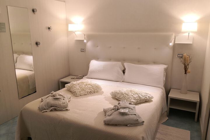 Room 17 of 71