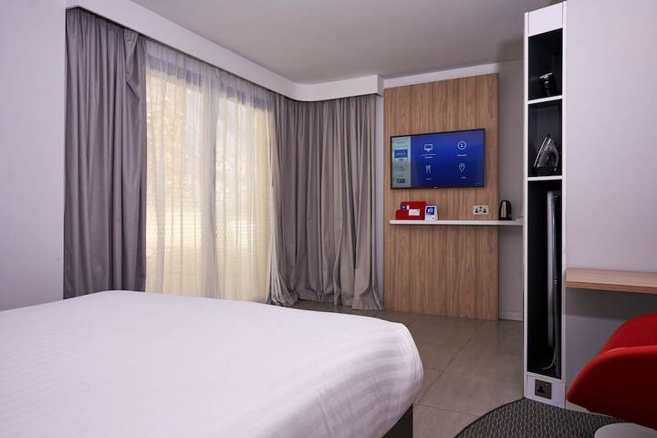 Room 34 of 99