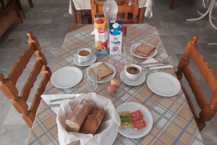 Breakfast/Coffee Service 32 of 49
