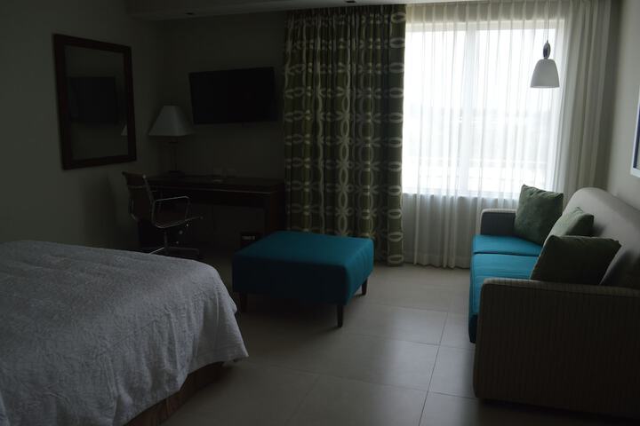 Room 10 of 83