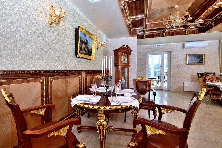 Dining 98 of 144