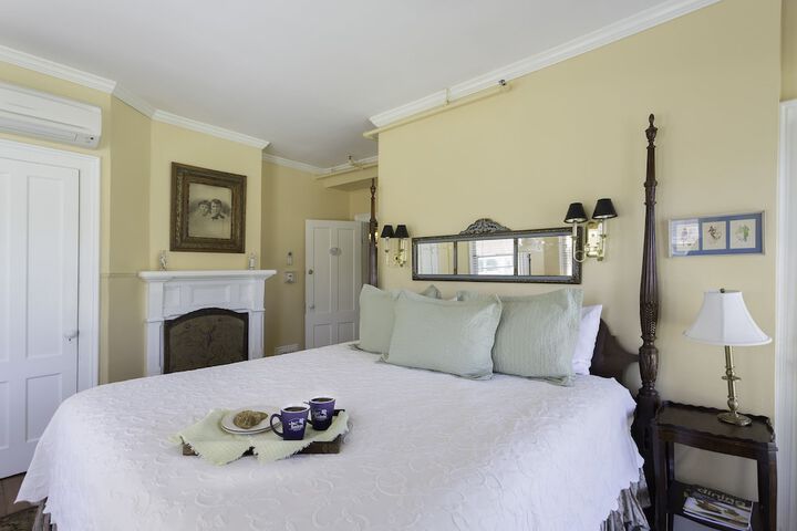 Room 3 of 48