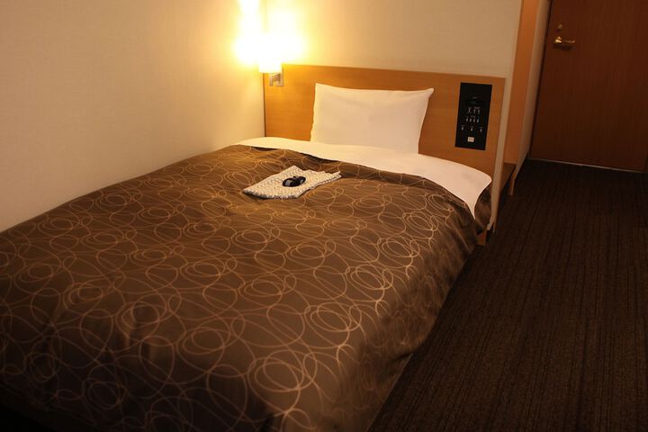 Room 5 of 27