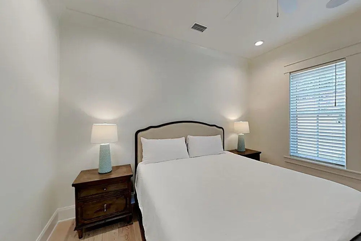 Room 3 of 19