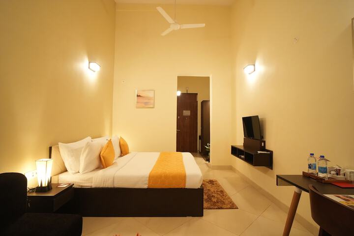 Room 9 of 35