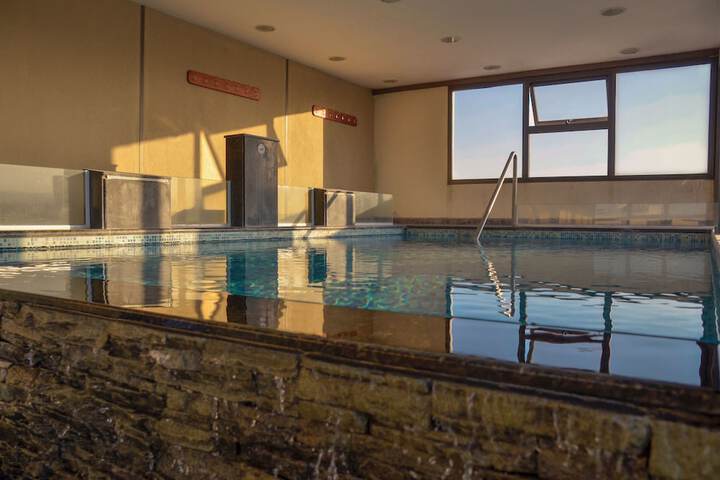 Pool 25 of 38
