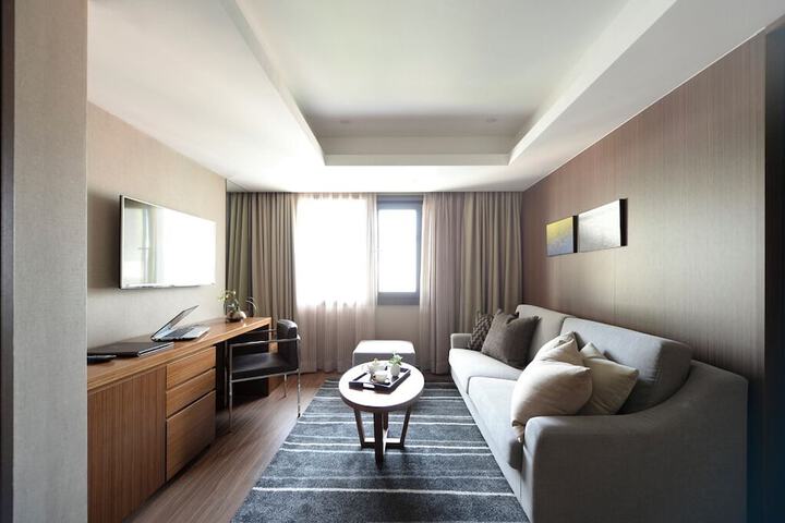 Room 42 of 79