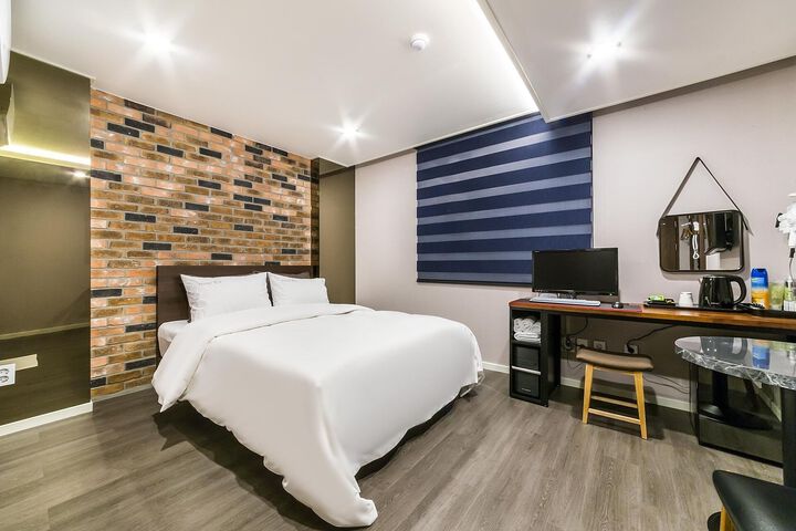 Room 31 of 155