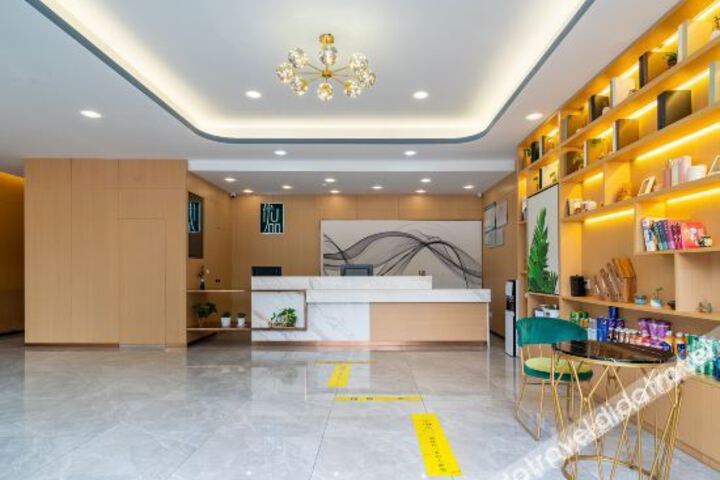 Hotel Interior 22 of 32