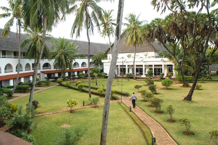 Hotel Exterior 53 of 58