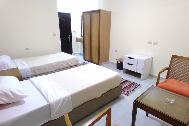 Room 22 of 48