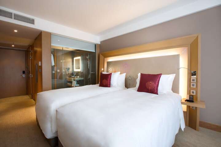 Room 3 of 167