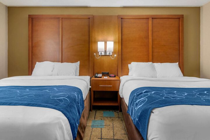 2 Queen Beds Suite (31 of 33)