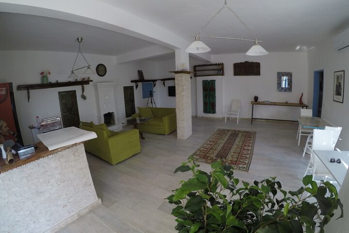 Guest Lobby