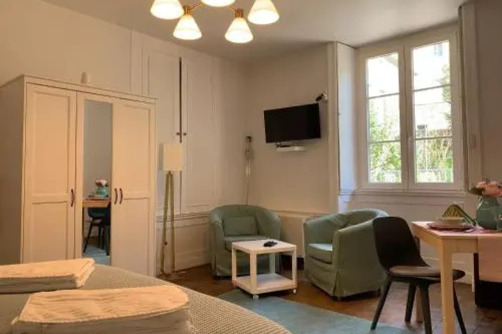 Room 4 of 5