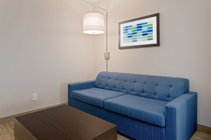 Room 26 of 59