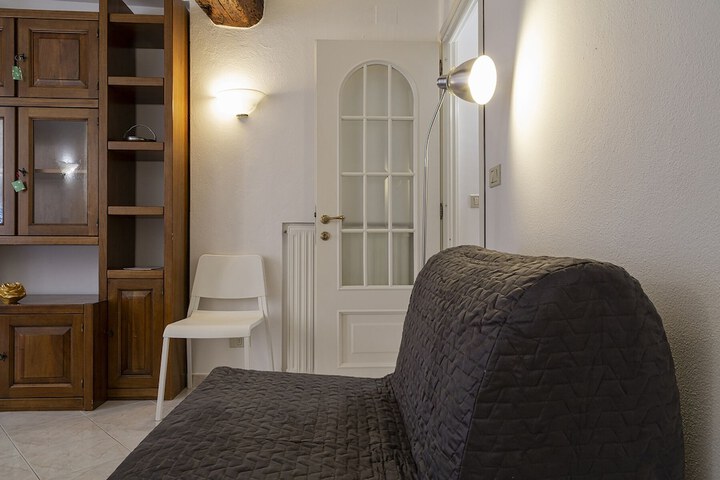 Room 9 of 21