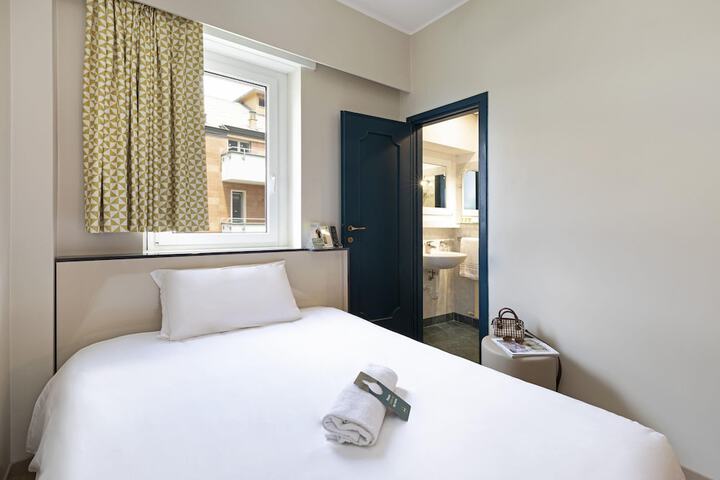 Room 10 of 55