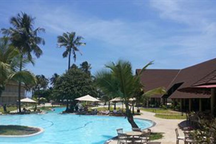 Pools & Facilities