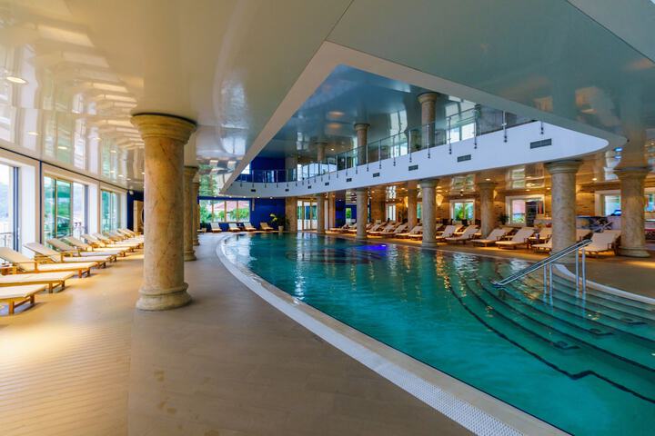 Pool 35 of 94