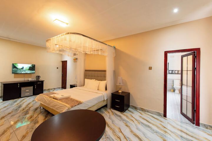 Room 8 of 21