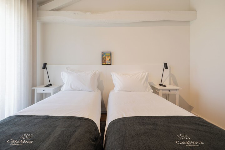 Room 44 of 100