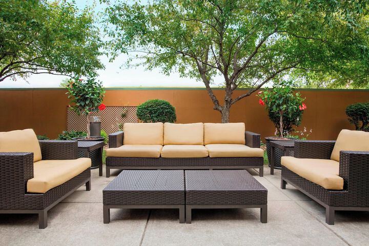 Hotel Exterior 28 of 29