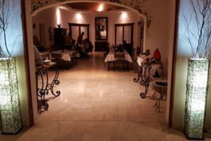 Dining 26 of 60
